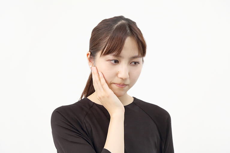 歯周ポケットにたまった歯垢・歯石が炎症を引き起こします
